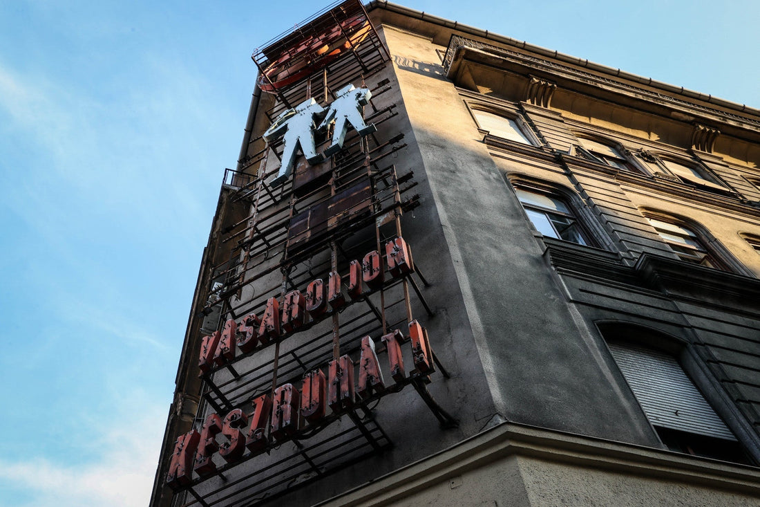 Save Budapest’s last remaining neon signs!