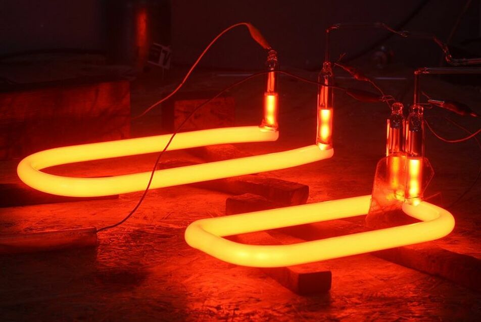 The first neon restoration by CSŐ is now complete