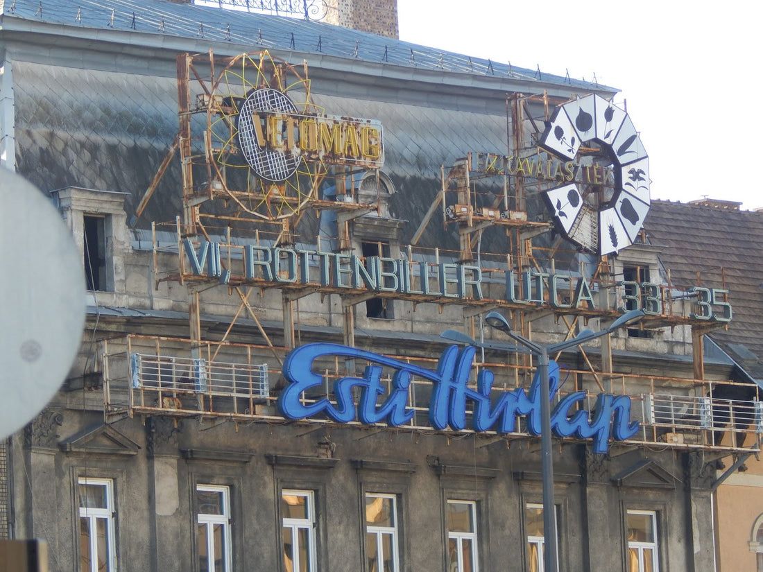 The Last Neon Signs of Józsefváros